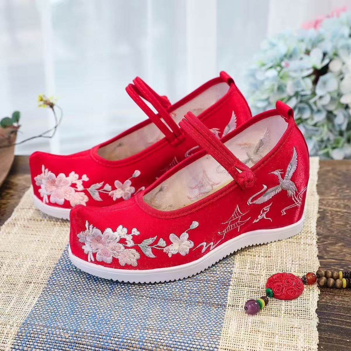Kadınlar İçin İç İşlemeli Ayak - Embroidery Canvas incelemesi ve fiyatı