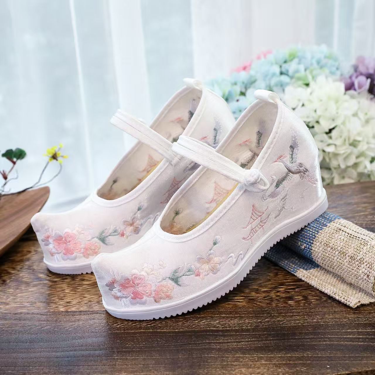 Kadınlar İçin İç İşlemeli Ayak - Embroidery Canvas incelemesi ve fiyatı