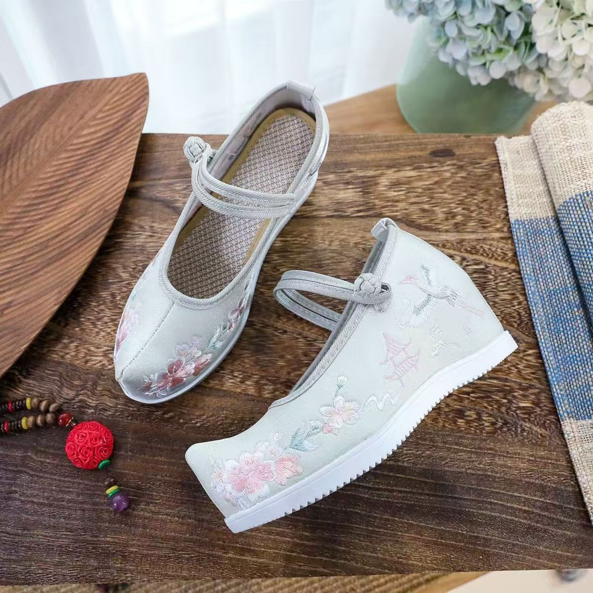 Kadınlar İçin İç İşlemeli Ayak - Embroidery Canvas incelemesi ve fiyatı